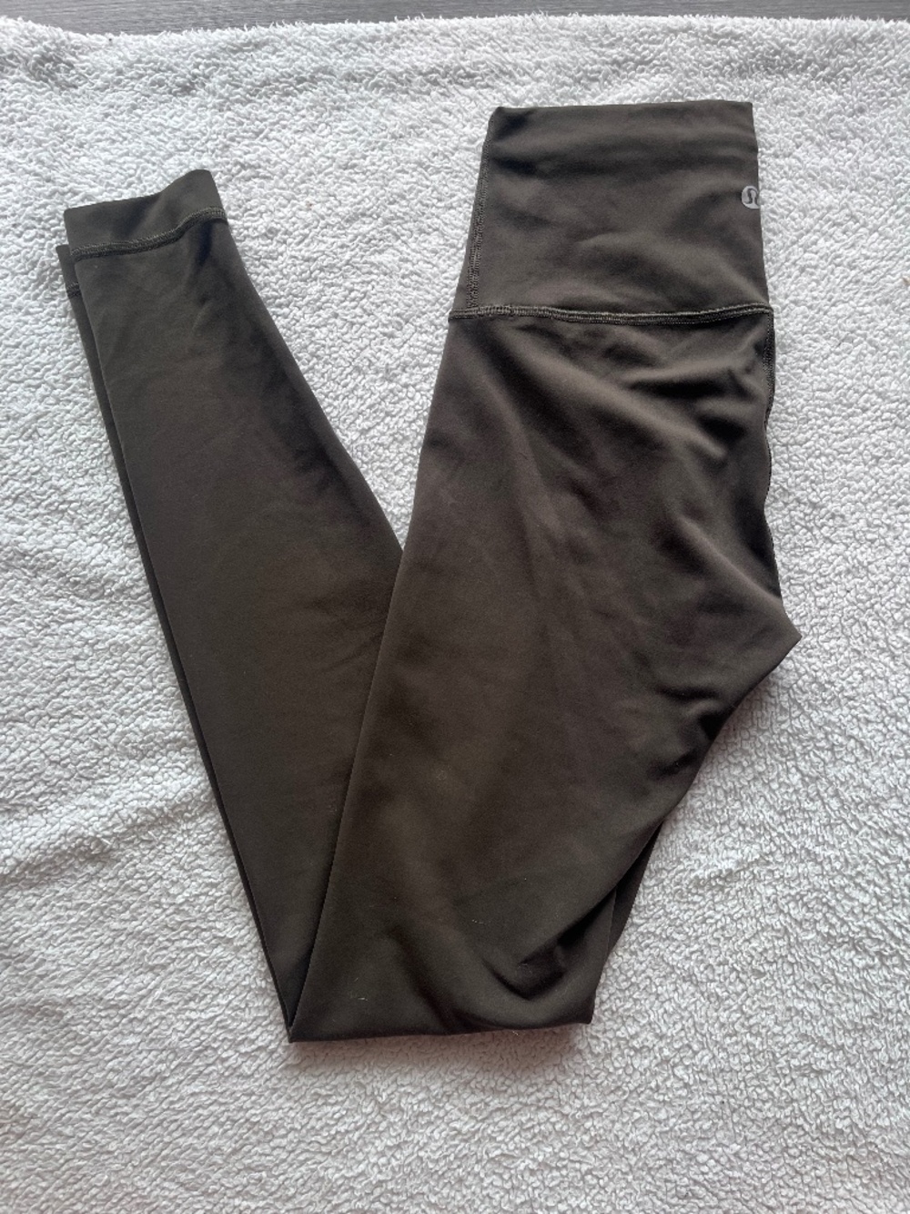 lululemon wunder train khaki green size 4 28" leggings athletic casual